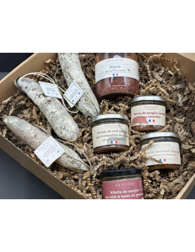 Coffret intégral : 3 saucissons, 3 terrines de gibier 1 rillette de gibier et 2 plats cuisinés de technologie